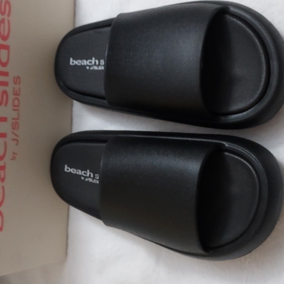 J Slides Beach Slides - Picture 2 of 10